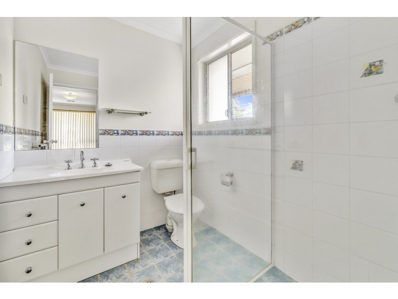 8 Lovely Close, Dunlop ACT 2615