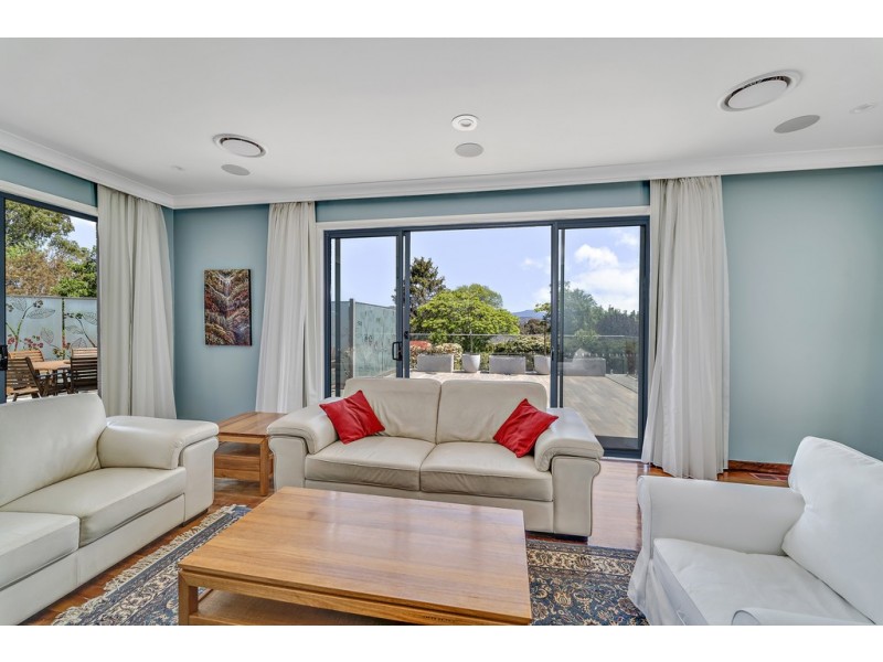 16 Brereton Street, Garran ACT 2605