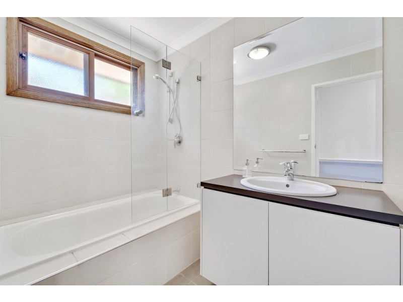 16 Brereton Street, Garran ACT 2605