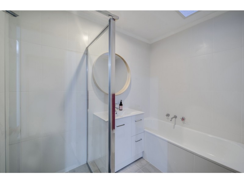 2/89 Britten-Jones Drive, Holt ACT 2615