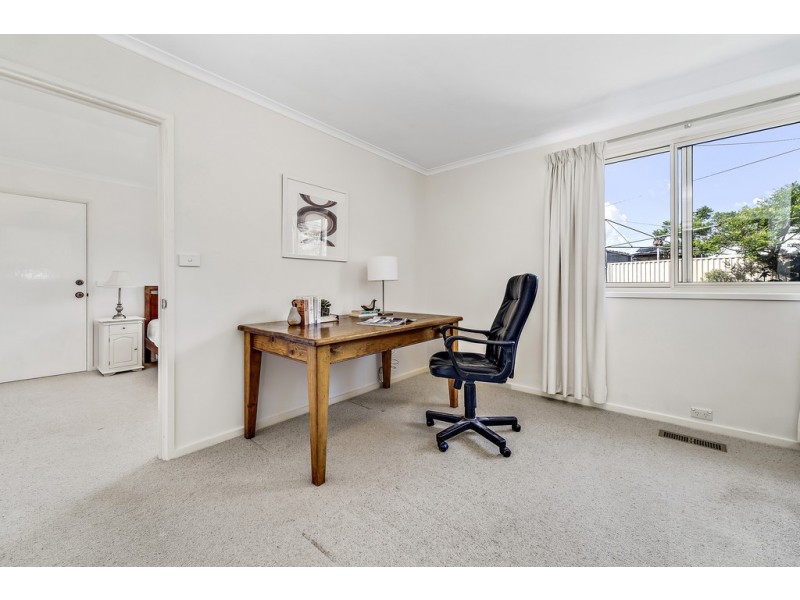 11 Moss Street, Cook ACT 2614