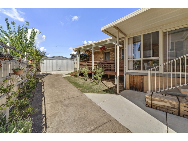 11 Moss Street, Cook ACT 2614