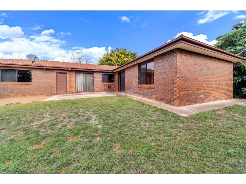 8 Monson Place, Mckellar ACT 2617