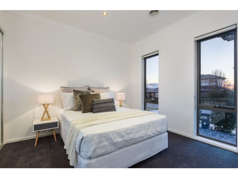 12 Avenal Street, Crace ACT 2911