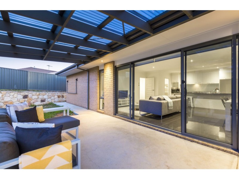 12 Avenal Street, Crace ACT 2911