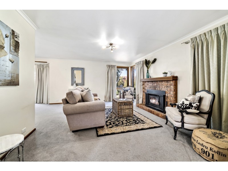 4 Pinkstone Place, Mckellar ACT 2617