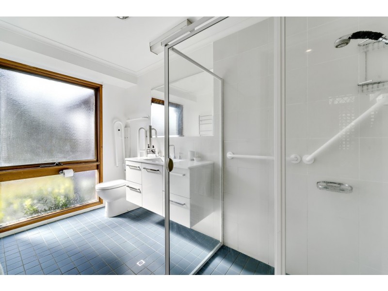 4 Pinkstone Place, Mckellar ACT 2617