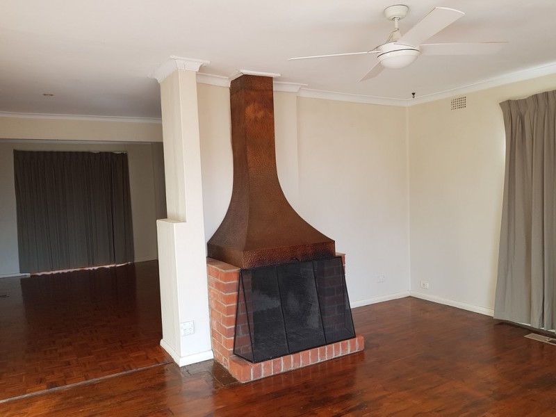 16 Narambi Street, Narrabundah ACT 2604