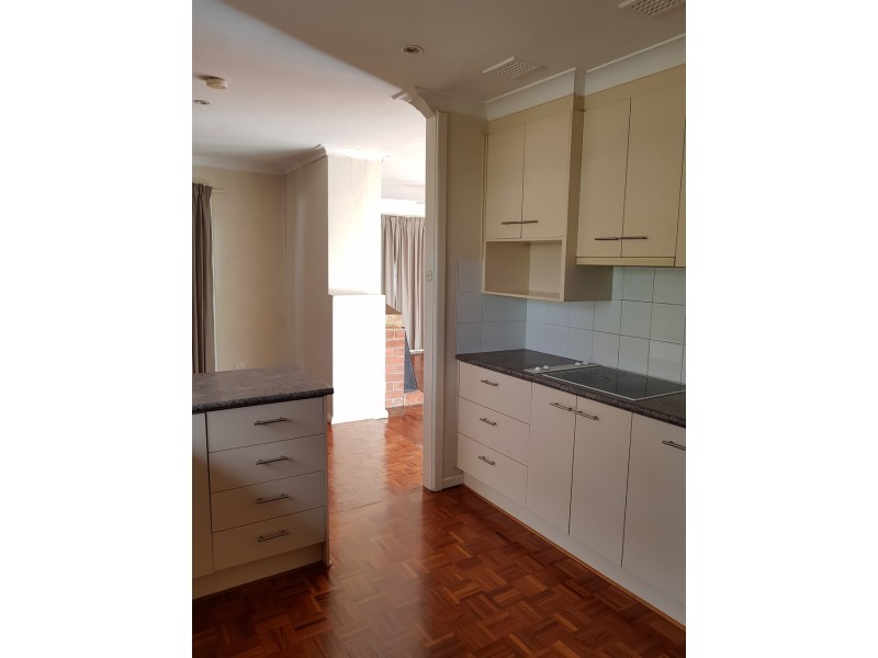 16 Narambi Street, Narrabundah ACT 2604