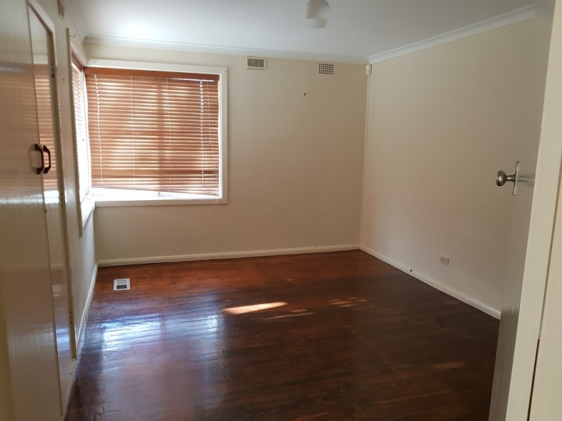 16 Narambi Street, Narrabundah ACT 2604