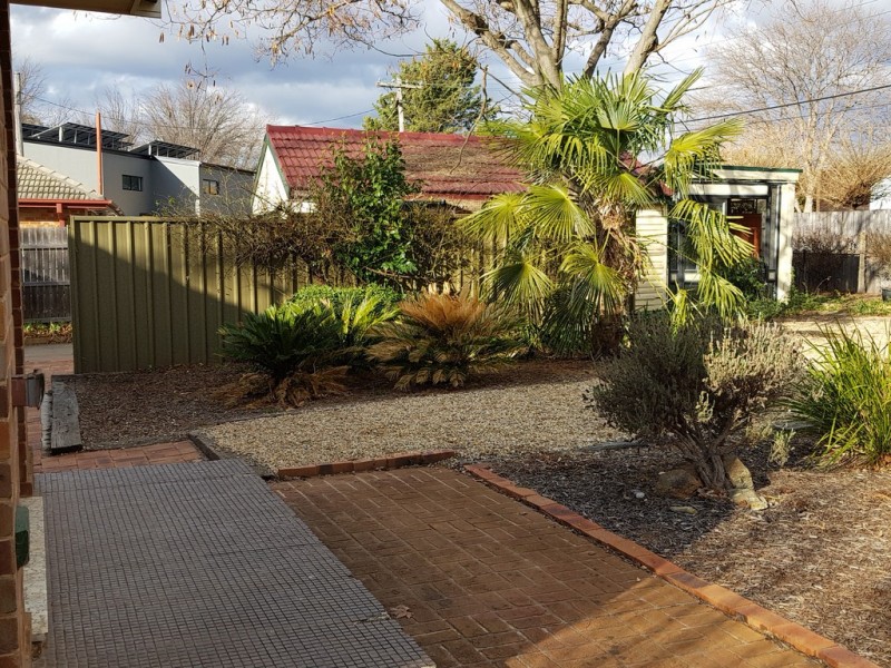 16 Narambi Street, Narrabundah ACT 2604