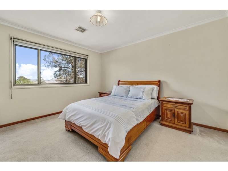 8 North Place, Charnwood ACT 2615