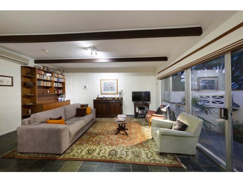 28 Morgan Crescent, Curtin ACT 2605