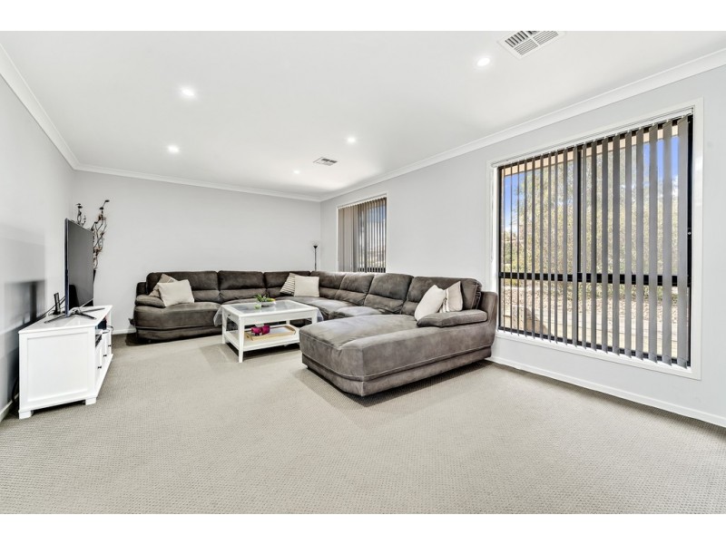 49 Victor Chang Street, Macgregor ACT 2615
