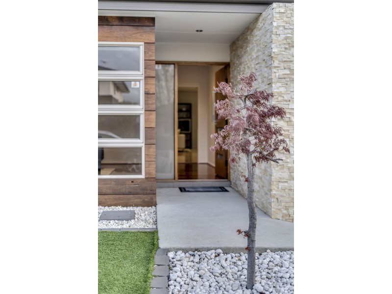 8 Durong Street, Crace ACT 2911