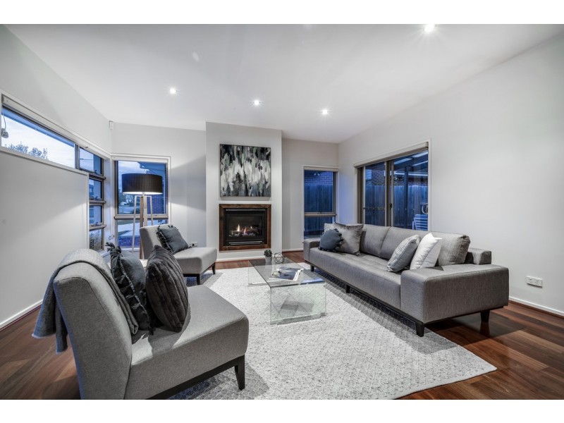 8 Durong Street, Crace ACT 2911