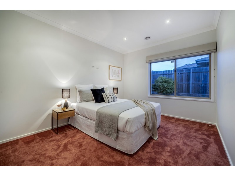 8 Durong Street, Crace ACT 2911