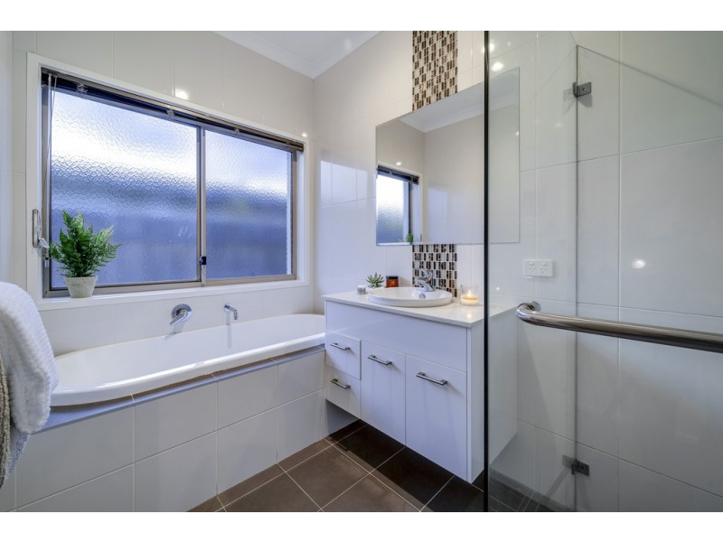 8 Durong Street, Crace ACT 2911