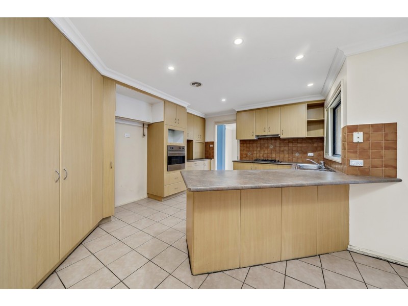 7 Freestone Crescent, Jerrabomberra NSW 2619