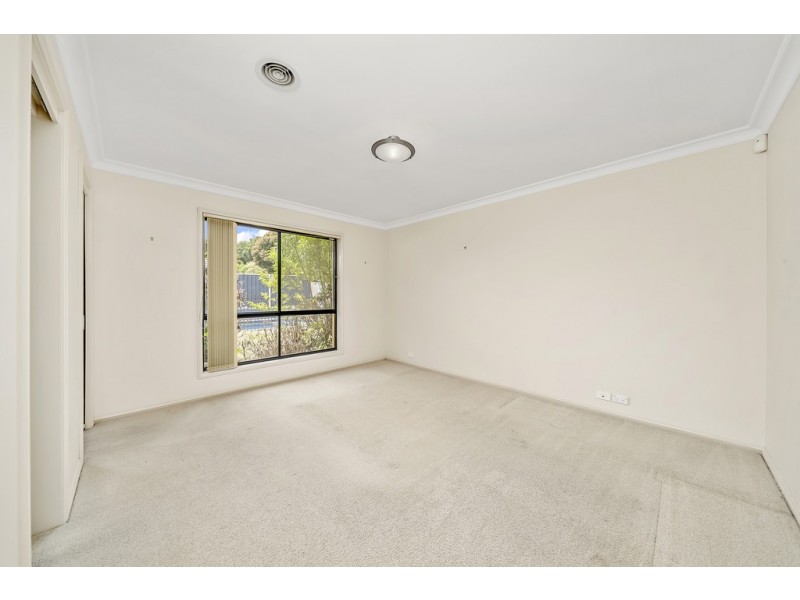 7 Freestone Crescent, Jerrabomberra NSW 2619
