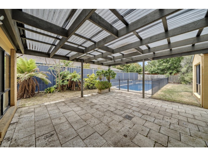 7 Freestone Crescent, Jerrabomberra NSW 2619