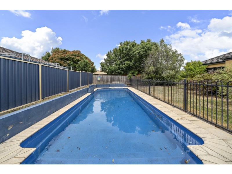 7 Freestone Crescent, Jerrabomberra NSW 2619