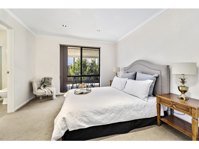 11 Bryan Hudson Street, Macgregor ACT 2615