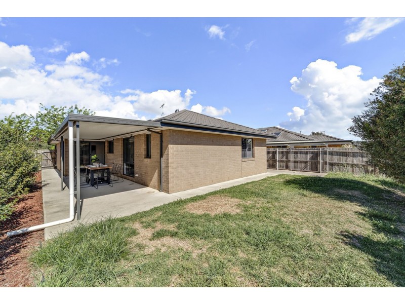 11 Bryan Hudson Street, Macgregor ACT 2615