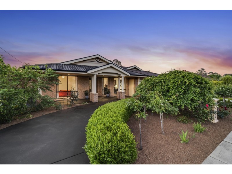 8 Bega Place, Narrabundah ACT 2604