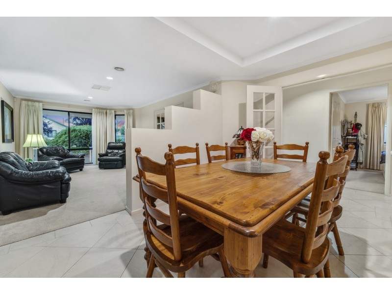 8 Bega Place, Narrabundah ACT 2604