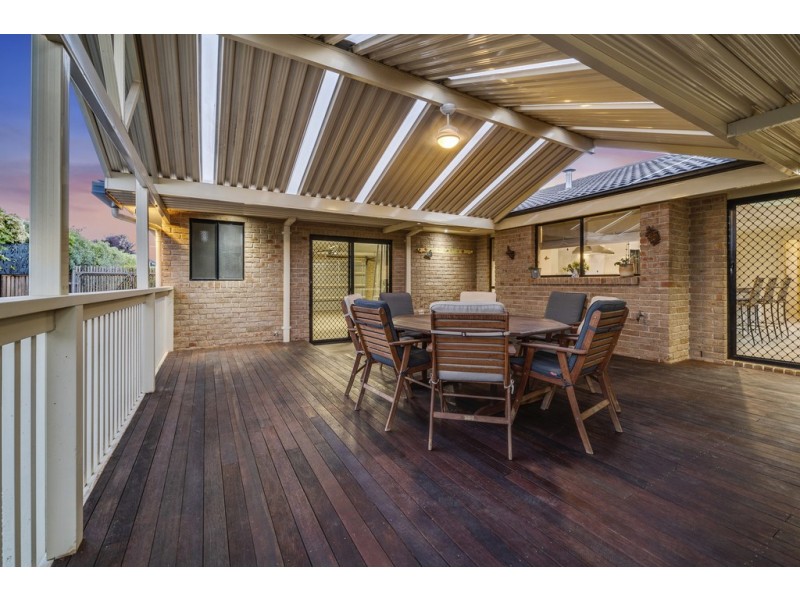 8 Bega Place, Narrabundah ACT 2604