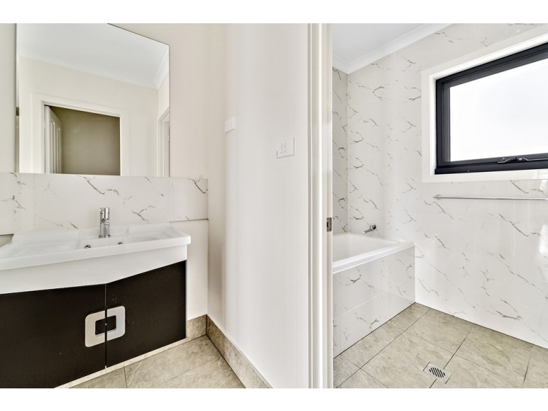 4/42 Adder Street, Harrison ACT 2914