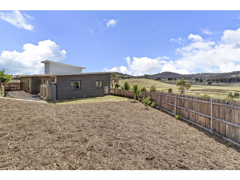 4/42 Adder Street, Harrison ACT 2914