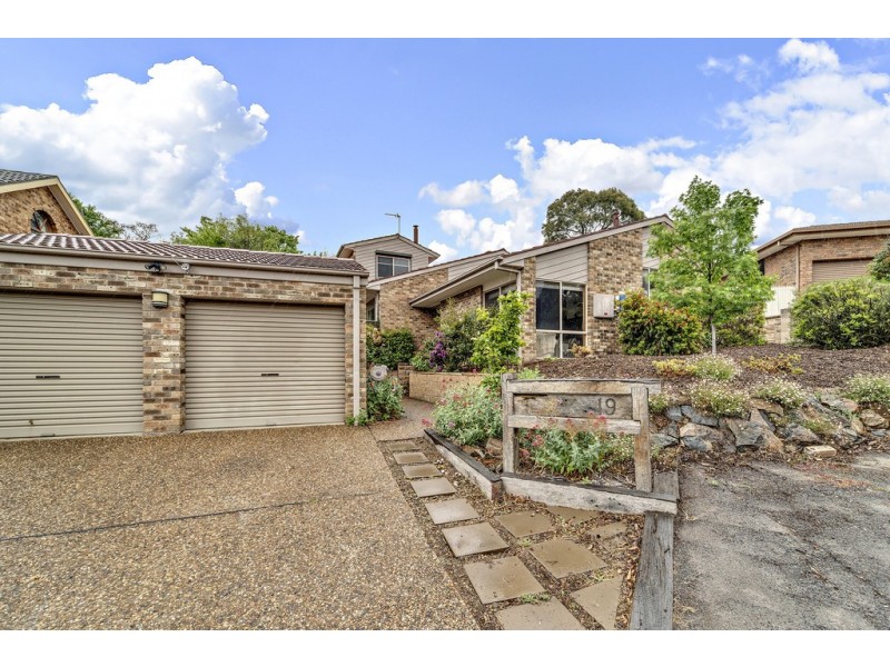 19 Nicklin Crescent, Fadden ACT 2904
