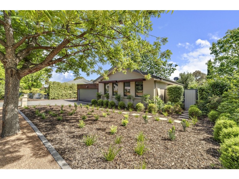 19 Bisdee Street, Hughes ACT 2605