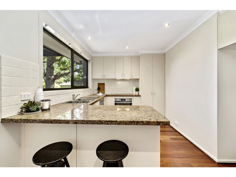 19 Bisdee Street, Hughes ACT 2605