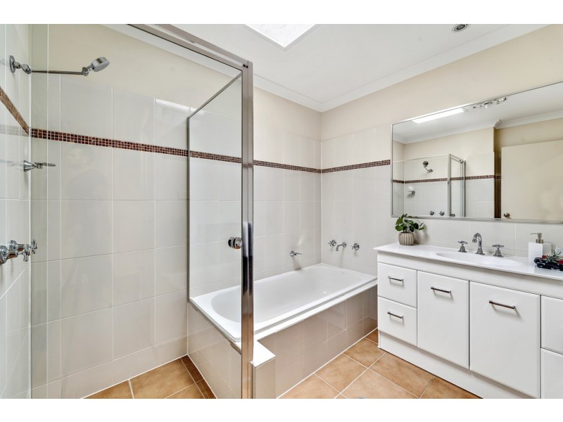 19 Bisdee Street, Hughes ACT 2605