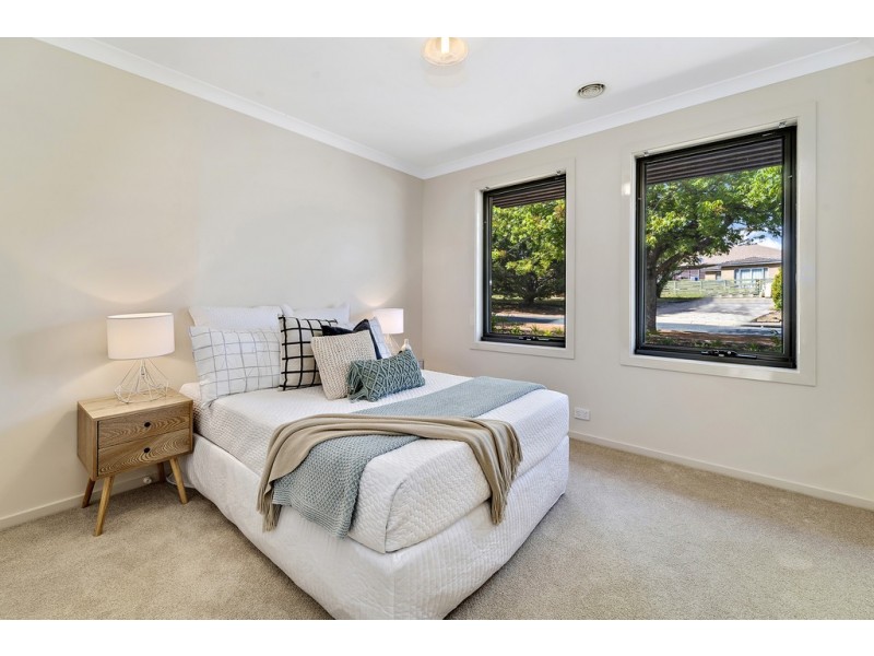 19 Bisdee Street, Hughes ACT 2605