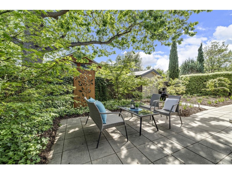 19 Bisdee Street, Hughes ACT 2605