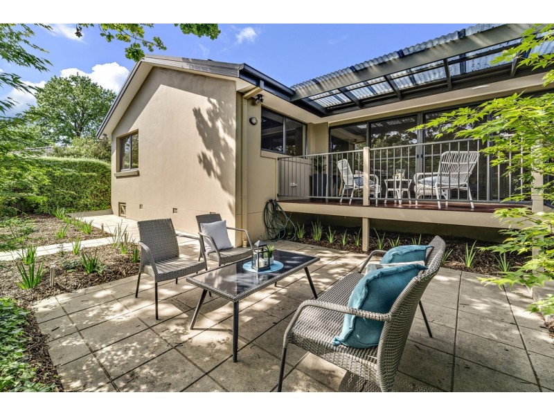 19 Bisdee Street, Hughes ACT 2605