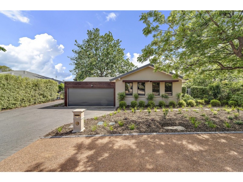 19 Bisdee Street, Hughes ACT 2605