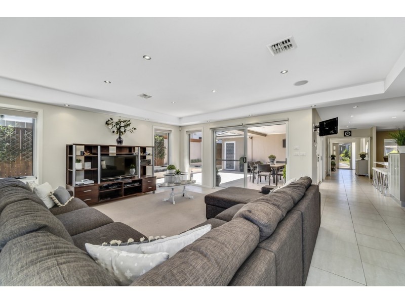 24 Ruth Bedford Street, Franklin ACT 2913