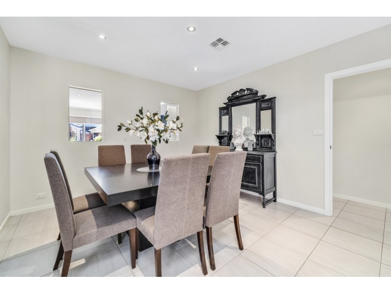24 Ruth Bedford Street, Franklin ACT 2913
