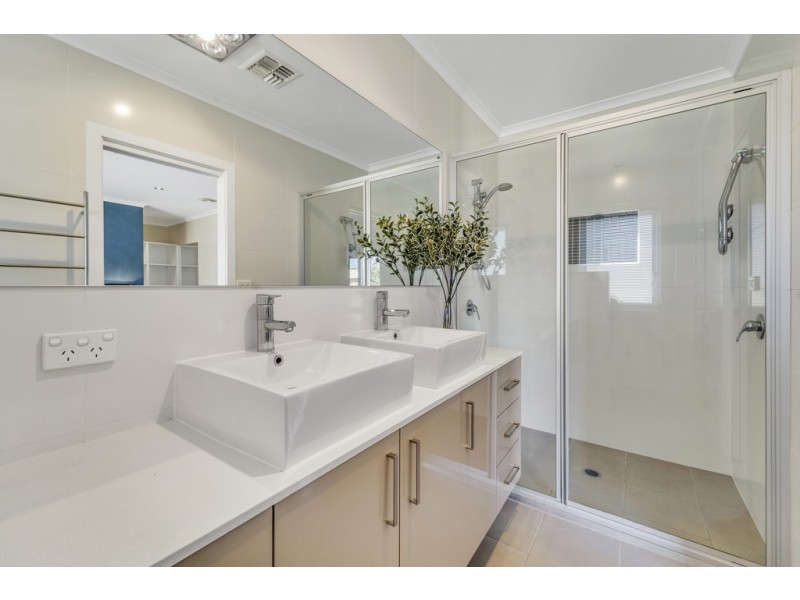 24 Ruth Bedford Street, Franklin ACT 2913