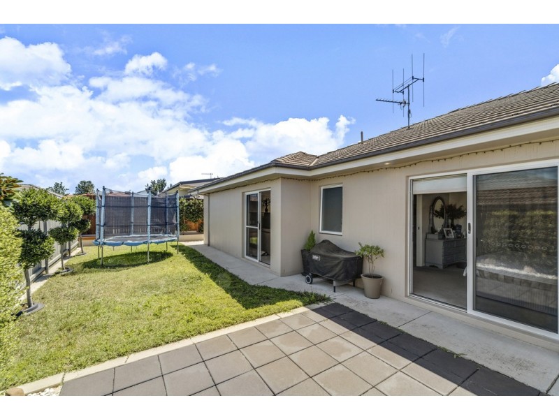 24 Ruth Bedford Street, Franklin ACT 2913