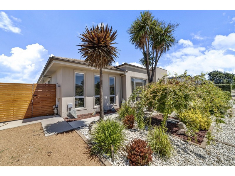 24 Ruth Bedford Street, Franklin ACT 2913