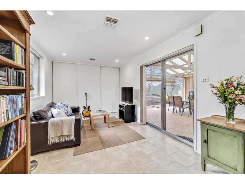 9 Frankland Street, Holder ACT 2611