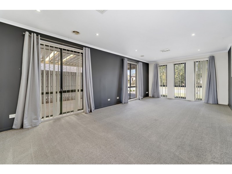 70 Gouldsmith Street, Dunlop ACT 2615