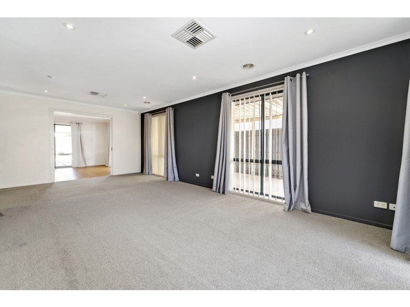 70 Gouldsmith Street, Dunlop ACT 2615