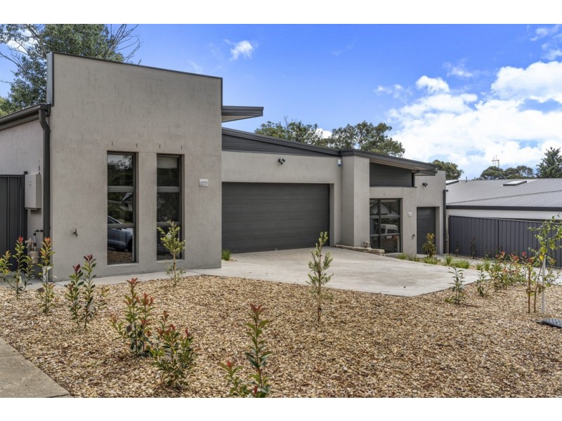1/121 Eggleston Crescent, Chifley ACT 2606